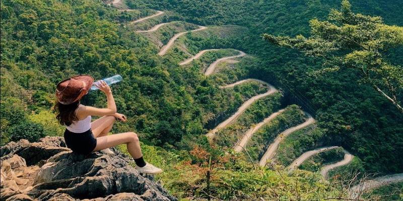 Sương mù bao phủ các đỉnh núi