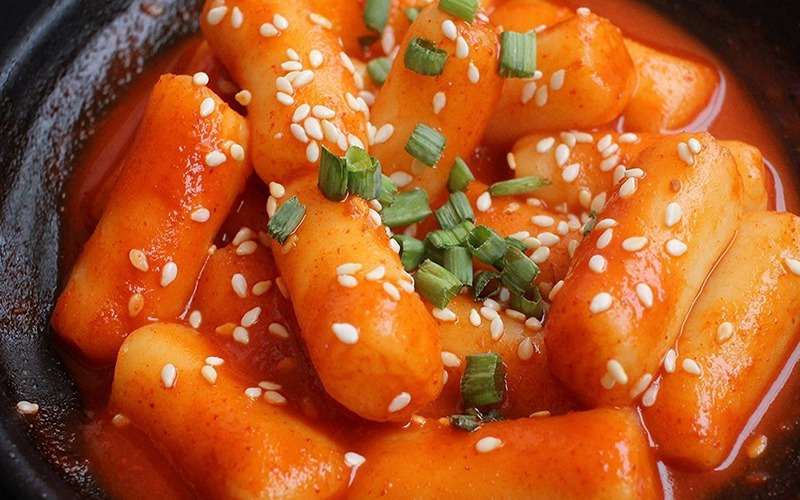 Tteokbokki không thể thiếu trong chuyến đi
