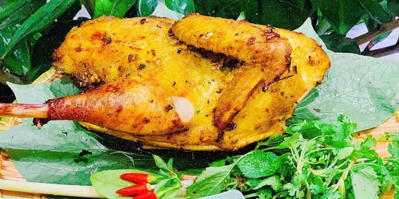 Món gà đồi nướng vàng ươm, thịt dai, thơm