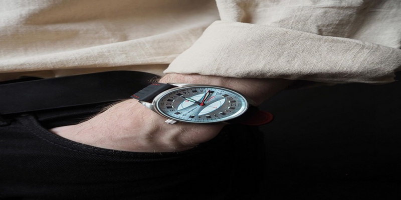 Đồng hồ Nga là món quà lưu niệm được yêu thích