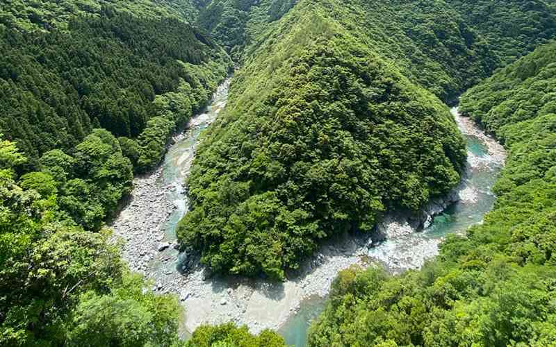 Mùa thu trời khô ráo, lý tưởng để đi bộ qua thung lũng Iy