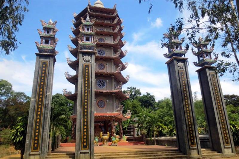 Núi Thiên Ấn - Ngọn núi linh thiêng với chùa Thiên Ấn