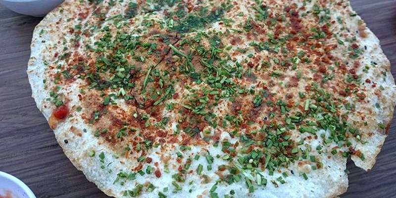 Bánh tráng mắm ruốc món ăn không thể bỏ qua