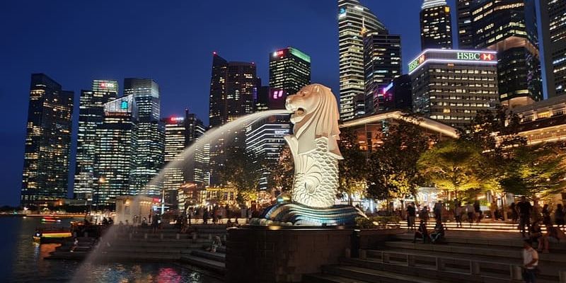 Bức tượng Merlion biểu tượng đặc trưng của du lịch Singapore 