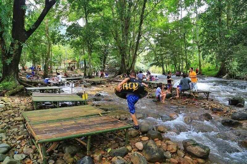 Picnic bên suối, rất lý tưởng để tổ chức BBQ