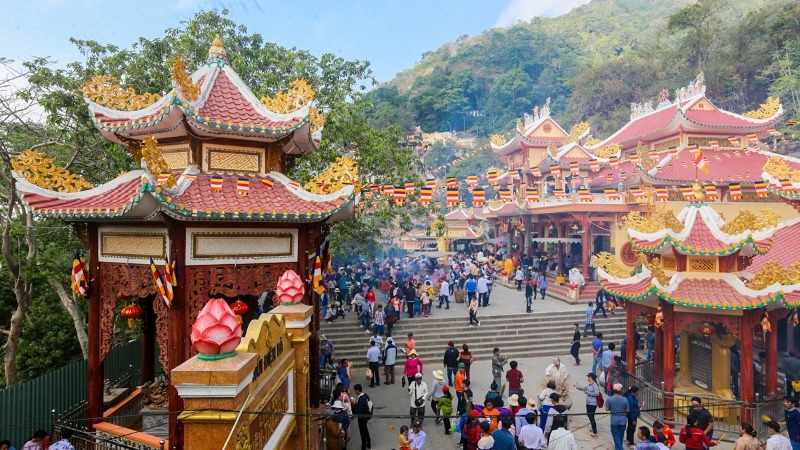 Lễ hội Xuân Núi Bà mang không khí rộn ràng