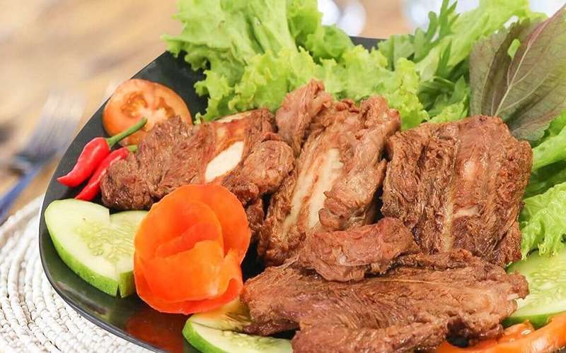 Đừng quên thưởng thức món đặc sản bò tơ tại đây nhé