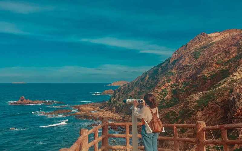 Ngắm cảnh biển Phú Yên bình yên