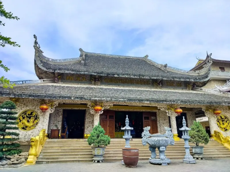 Sự tích bí ẩn về pho tượng