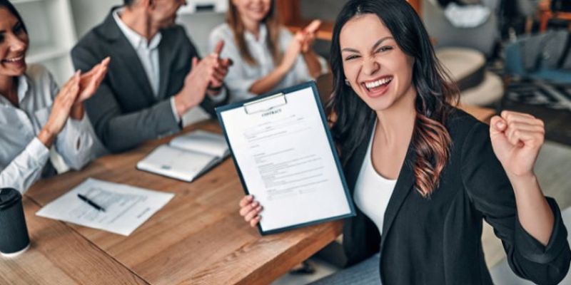 Đương đơn cần giấy xác thức chứng minh công việc và tài chính