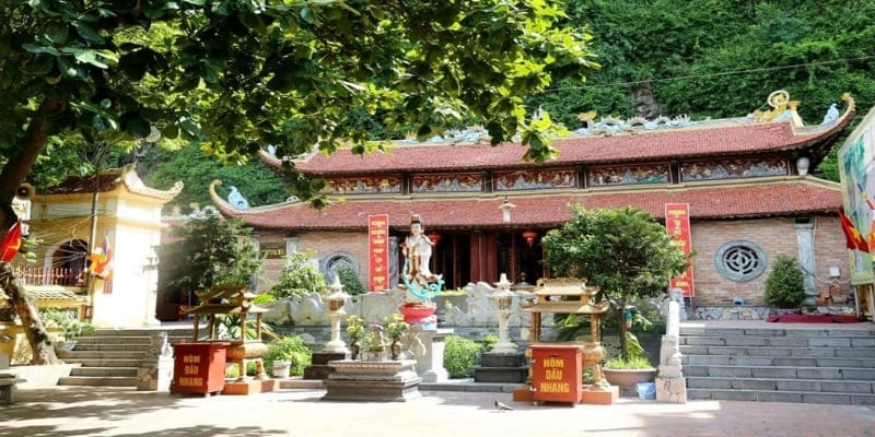 Ghé thăm chùa Long Tiên - Ngôi chùa cổ nhất Quảng Ninh