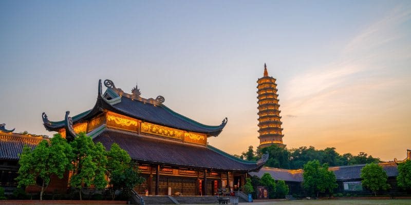 Ghé thăm chùa vào dịp đầu năm để tham gia các lễ hội lớn