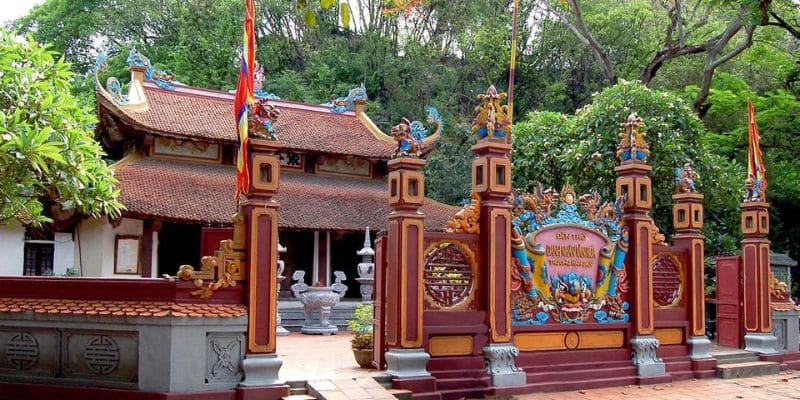 Ghé thăm và chiêm bái tại đền thờ Trương Hán Siêu