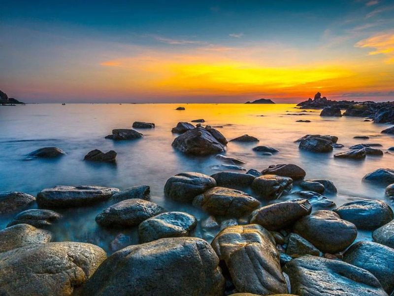 Ghé thăm bãi tắm Hoàng Hậu đầy hoang sơ