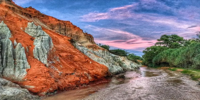 Giá vé tham quan phải chăng khi đến suối Tiên