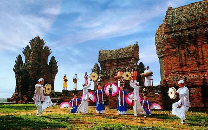 Phổ biến văn hoá là giải pháp phát triển du lịch An Giang