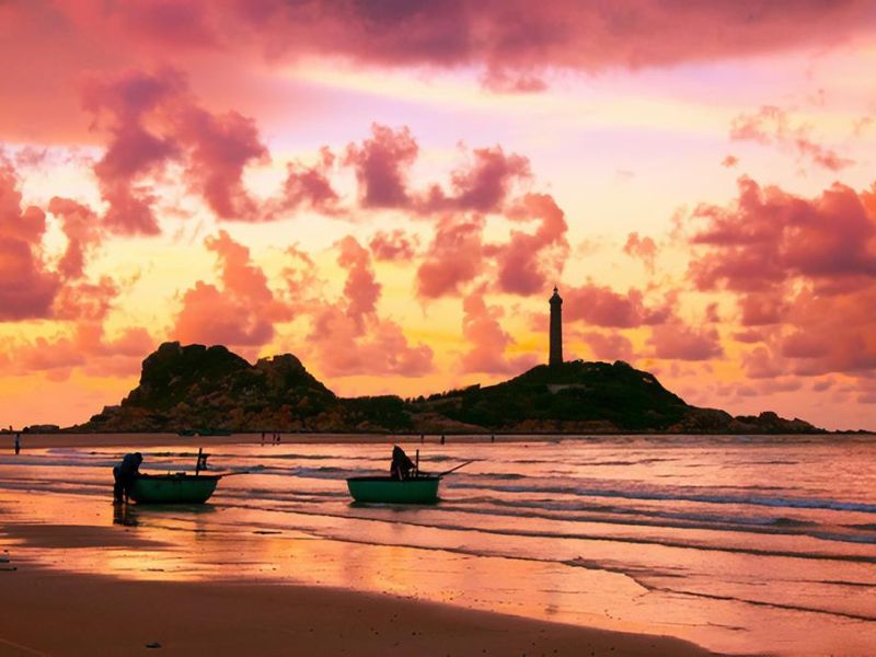 Ngắm vẻ đẹp của hoàng hôn khi trời buông tối