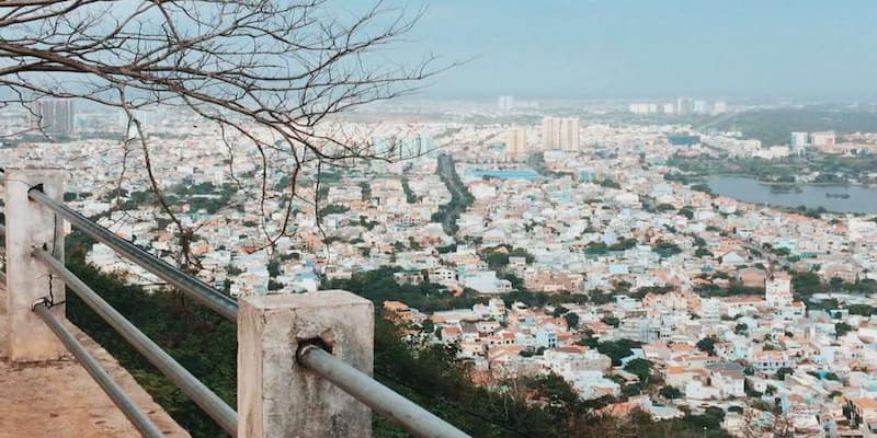 Cần chú ý khi đi tới hải đăng vì đường rất nhiều góc cua