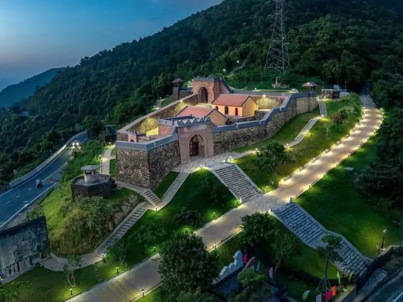 Toàn cảnh về Hải Vân Quan