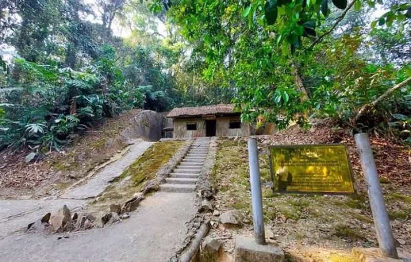 Hầm Tướng Võ Nguyên Giáp nằm trong Di tích Sở Chỉ huy Chiến dịch Điện Biên Phủ