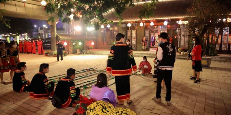 Hát Xẩm hoặc múa Tắc Xình mang nét văn hóa dân gian