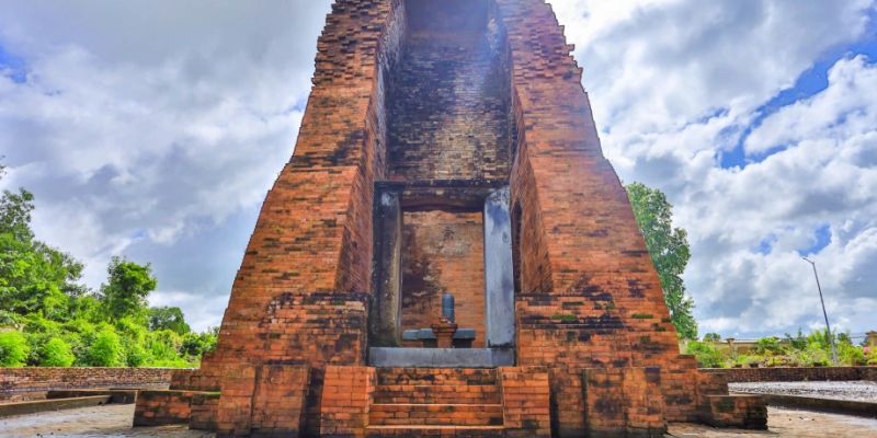 Hiểu hơn lịch sử nước nhà quanh tòa tháp