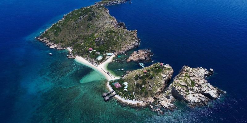 Hình ảnh Vũng Chùa Đảo Yến từ trên cao