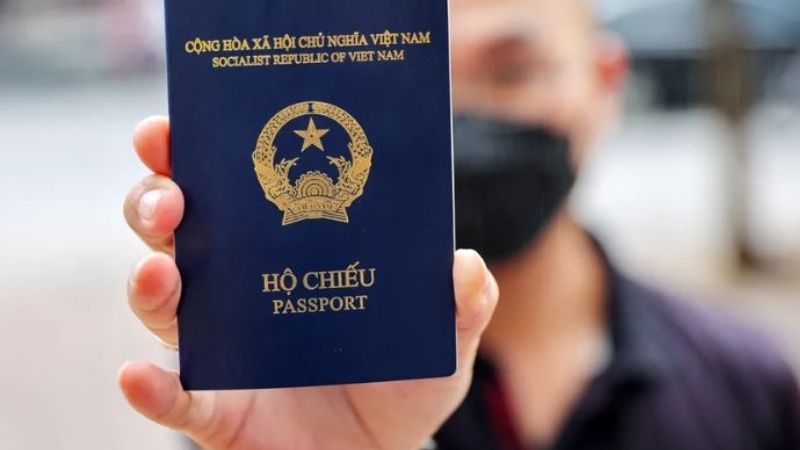 Hộ chiếu phải còn thời hạn 3 tháng và còn khoảng 2-3 trang trống