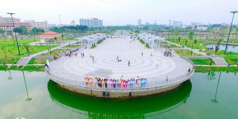 Khung cảnh thơ mộng giúp mọi người có những bức ảnh check-in đẹp