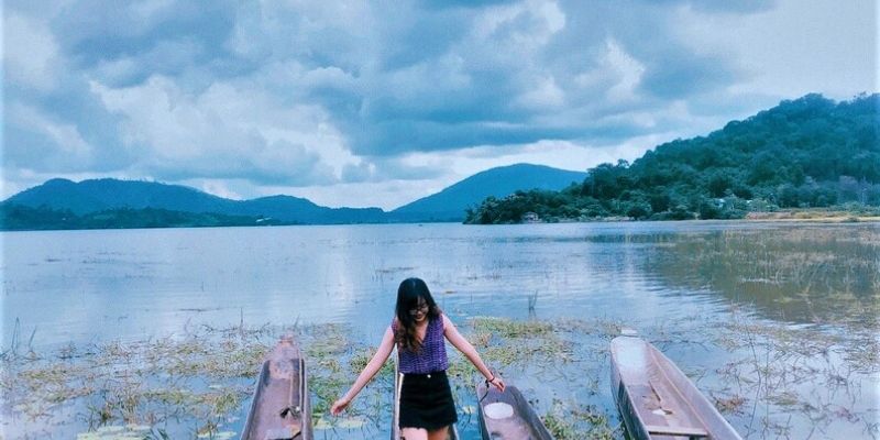 Du khách có rất nhiều góc để check-in tại hồ