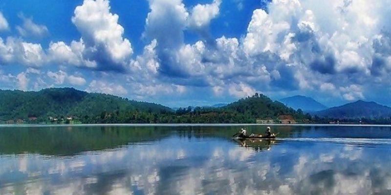 Hồ Lắk là điểm đến nổi tiếng giữa núi rừng Tây Nguyên