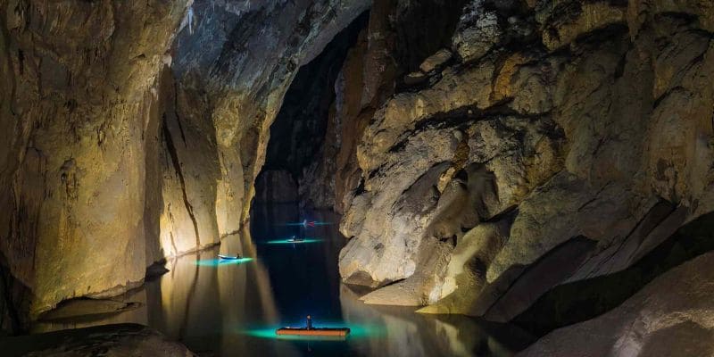 Hồ nước xinh đẹp tại hành lang Passchendaele