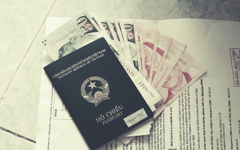 Hồ sơ xin visa cần hộ chiếu gốc còn hiệu lực ít nhất 3 tháng
