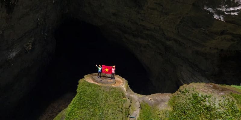 Hố sụt Vọng Khủng Long mang vẻ đẹp như vô thực