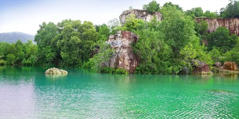 Thời gian để ghé hồ đẹp nhất là vào mùa hè