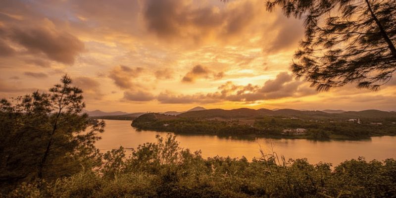 Khoảnh khắc hoàng hôn buông xuống Đồi Vọng Cảnh