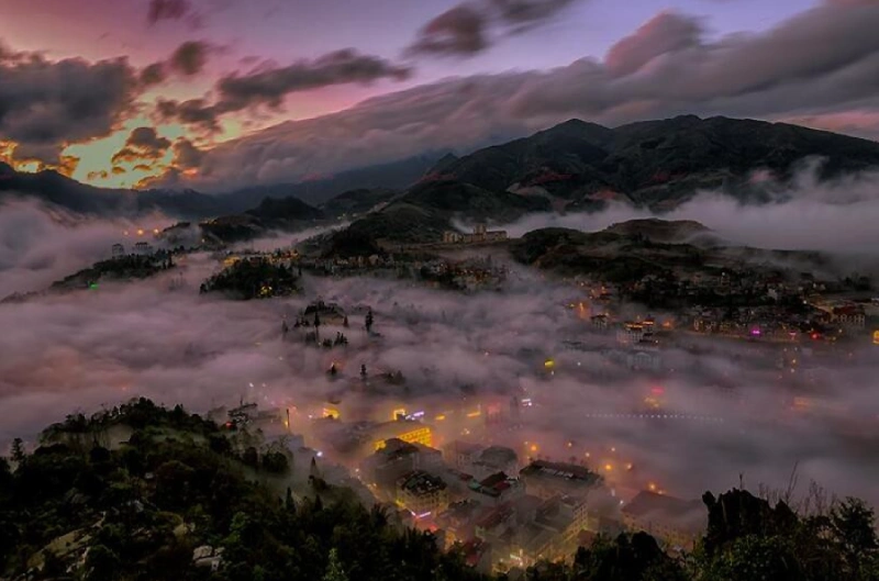 Hoàng hôn ngắm nhìn từ ngọn núi