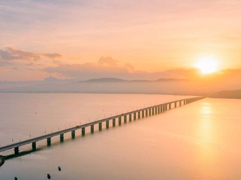 Hoàng hôn tuyệt đẹp trên Cầu Thị Nại