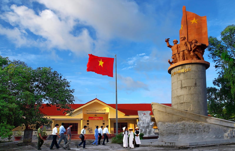 Người dân có thể chiêm bái Lăng Ông Nam Hải tâm linh