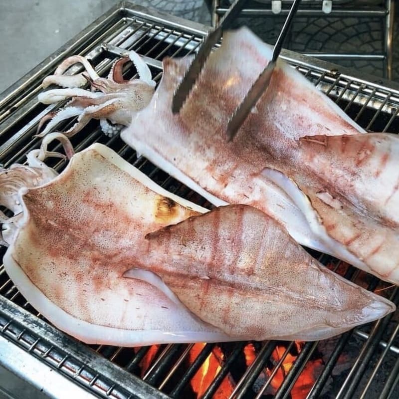 Mực một nắng làm quà tặng khi du lịch tại Hòn Một