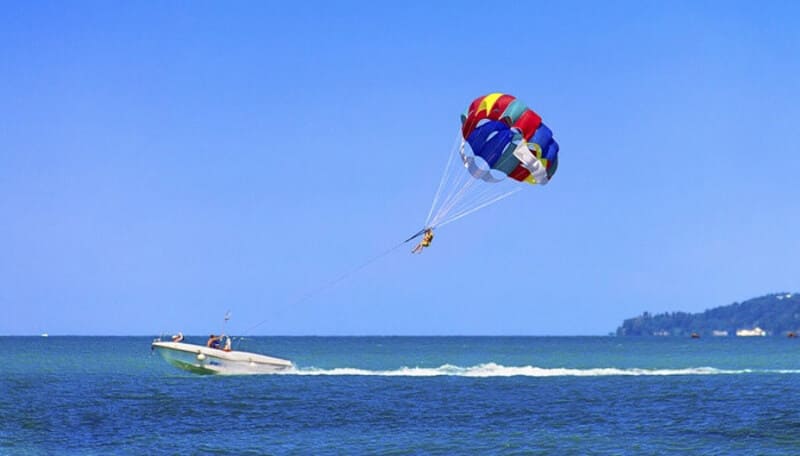 Tham gia nhảy dù để nhìn thấy trọn vẹn toàn cảnh đảo