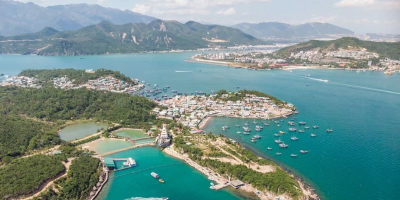 Đảo mang vẻ đẹp vừa hoang sơ vừa rất thơ mộng