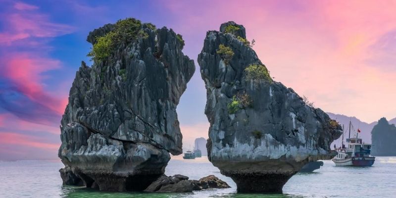 Hình ảnh cặp đá đi vào thơ ca rất thi vị