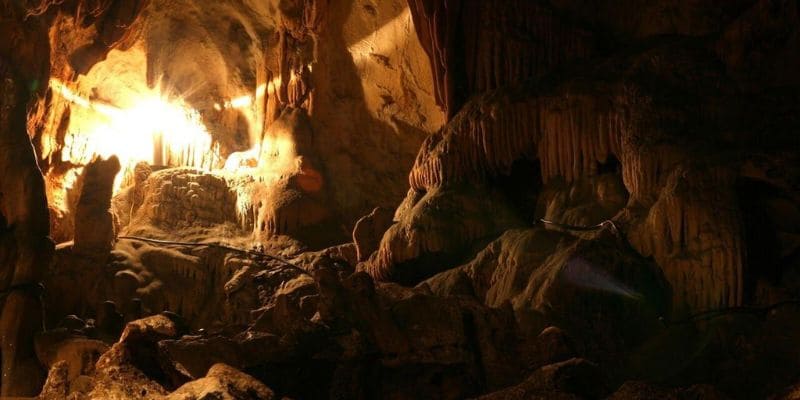 Khám phá những cảnh sắc thú vị trong hang Chiều Mai Châu