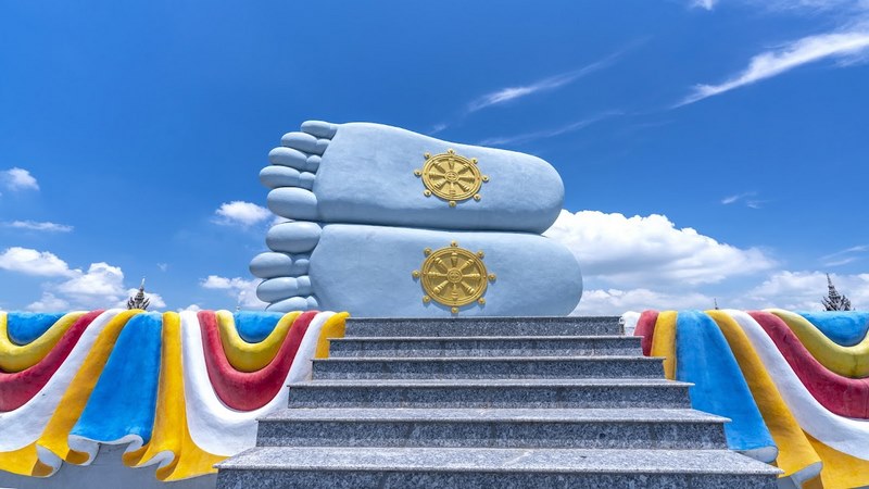 Khi tham quan chùa cần chú ý thời tiết đẹp