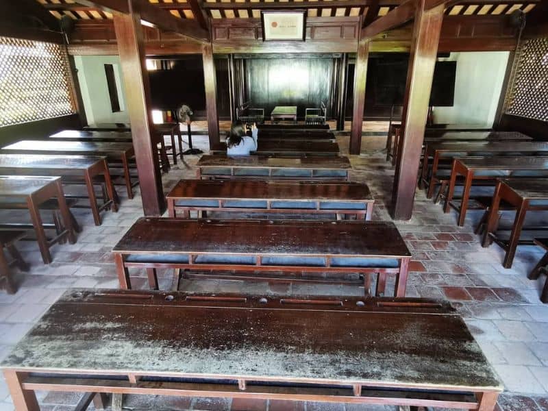 Không gian tại một lớp học của ngôi trường lịch sử