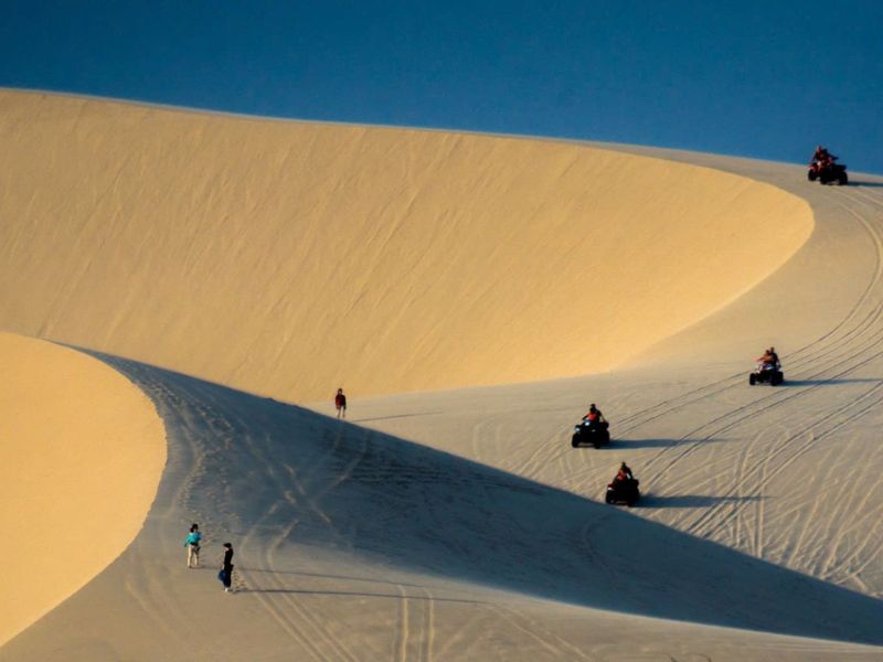 Ghé thăm đồi cát trắng bát ngát tại Mũi Né