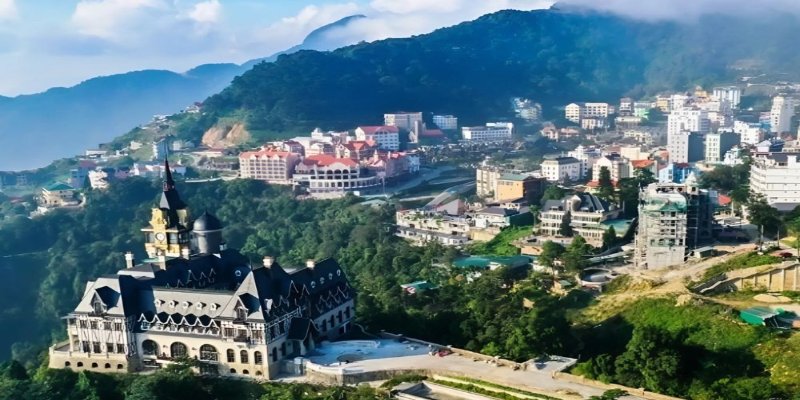 Tam Đảo nổi tiếng với khí hậu mát mẻ quanh năm