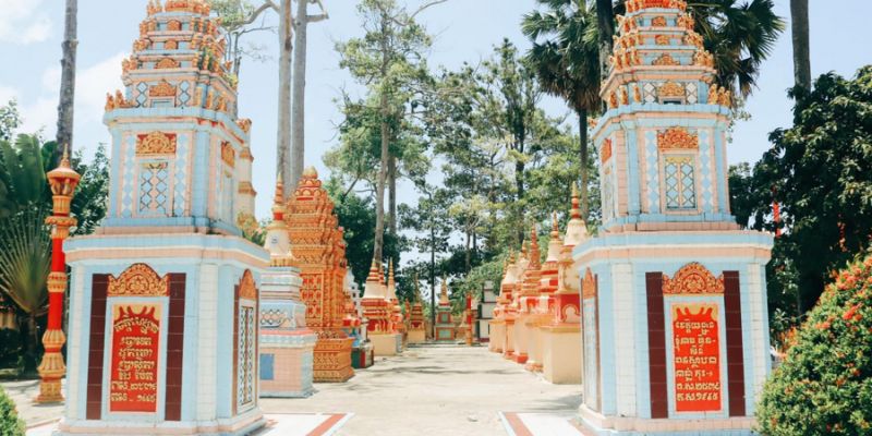 Khu vực tháp mộ để tưởng niệm các vị trụ trì lâu năm