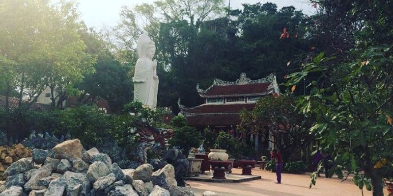 Khuyến khích du khách nên ghé thăm chùa vào đầu năm mới